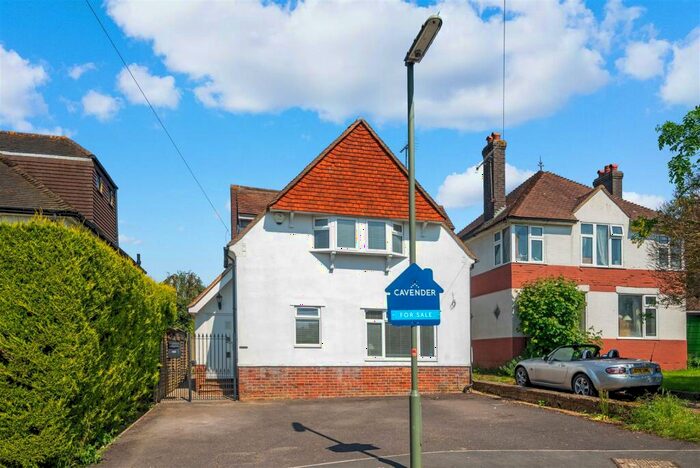 4 Bedroom Detached House To Rent In Holford Road, Guildford, GU1