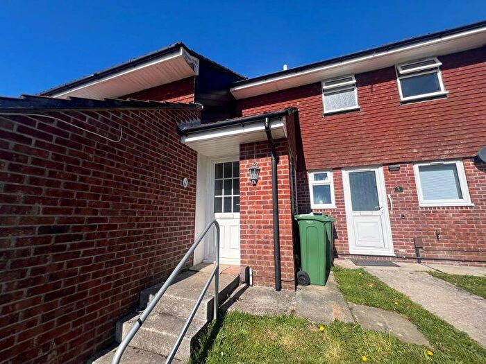 1 Bedroom Flat To Rent In Highfield Close, Efford, Plymouth, PL3