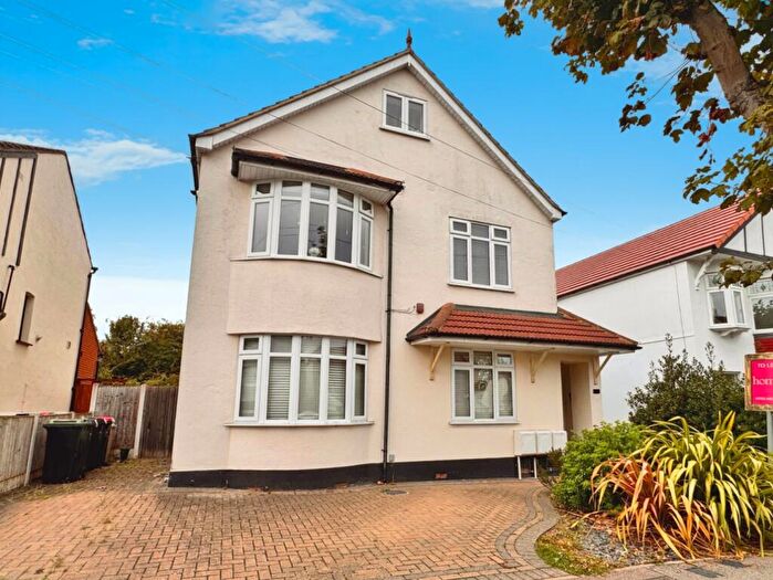 3 Bedroom Flat To Rent In Tankerville Drive, Leigh-On-Sea, SS9