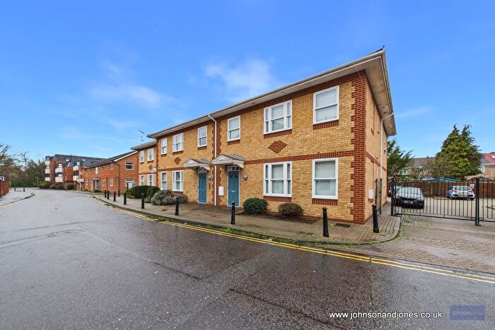 1 Bedroom Flat To Rent In Gogmore Lane, Chertsey, KT16