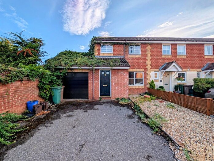 3 Bedroom Property For Sale In Eindhoven Close, Carshalton, Surrey, SM5