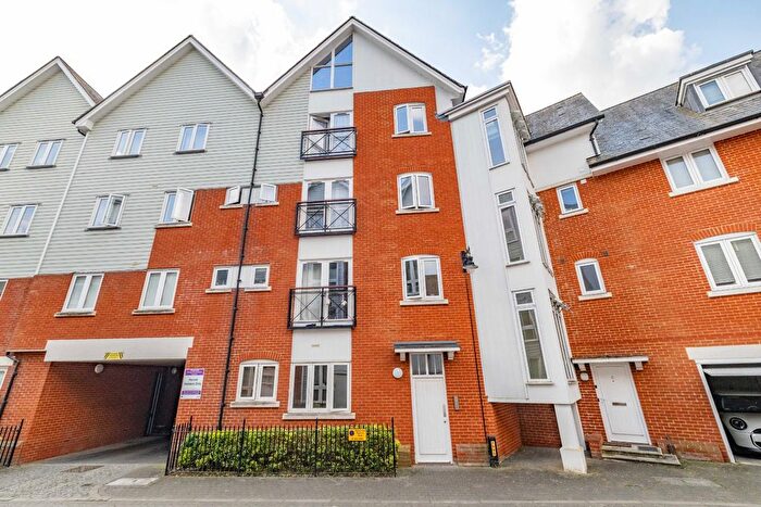 2 Bedroom Flat For Sale In Back Lane, Canterbury, Kent, CT1
