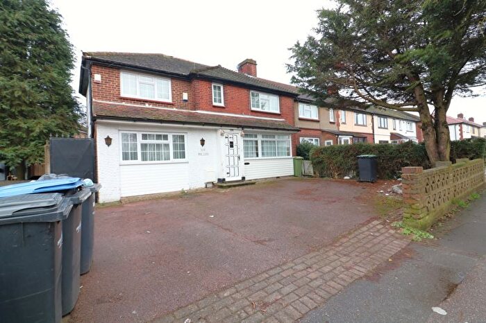 5 Bedroom Terraced House To Rent In Hoe Lane, Enfield, EN1