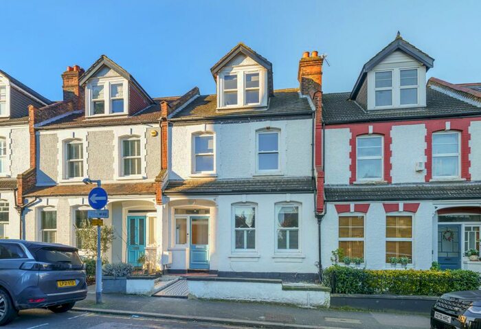 2 Bedroom Flat To Rent In Fairfield Road, Beckenham, BR3