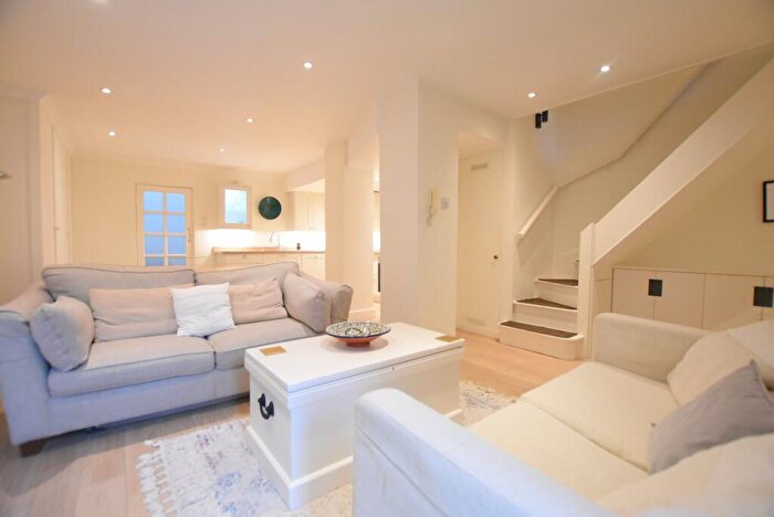 1 Bedroom Flat To Rent In Hemstal Road, London, NW6