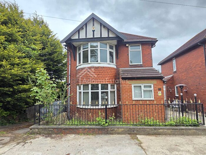 5 Bedroom Detached House For Sale In Burking Road, Dewsbury, WF13