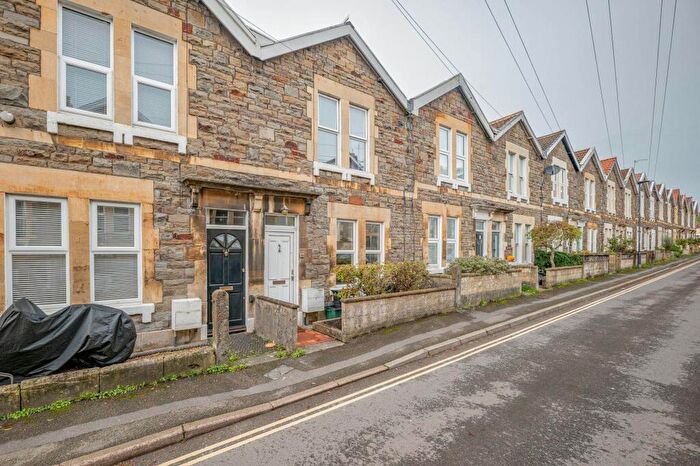 2 Bedroom House To Rent In Hungerford Road, BA1