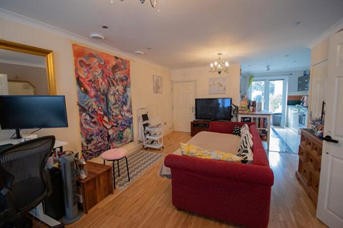 4 Bedroom Semi-Detached House For Sale In Hale End Road, London, E17