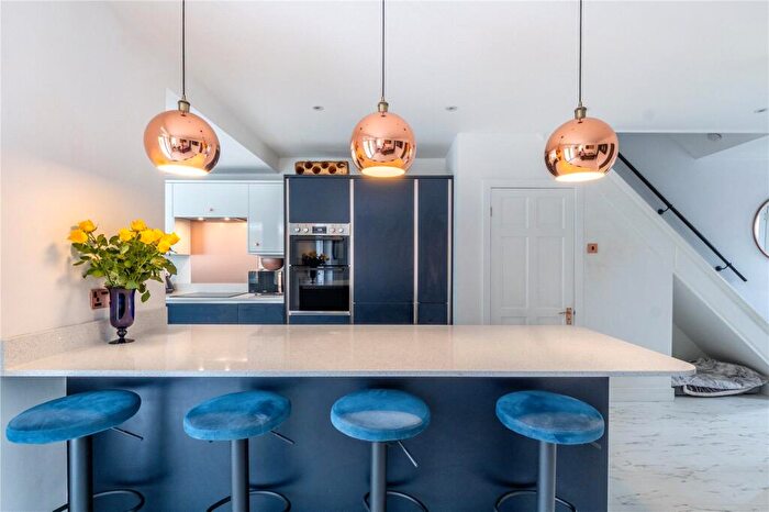 4 Bedroom End Of Terrace House For Sale In Woodside Road, Brislington, Bristol, BS4