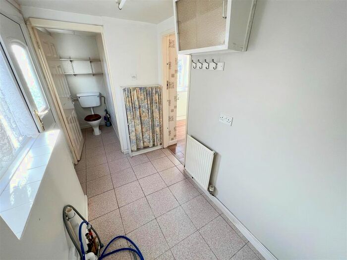 2 Bedroom Semi-Detached House For Sale In Greenfield Lane, Balby, Doncaster, DN4