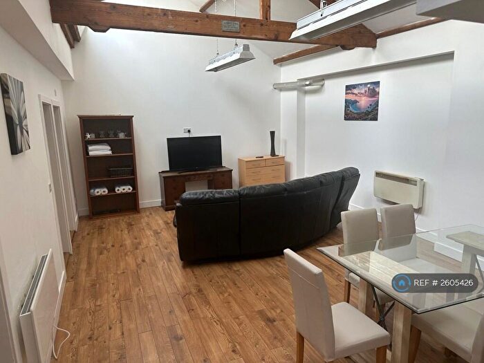 3 Bedroom Flat To Rent In Otley Rd, Bradford, BD3