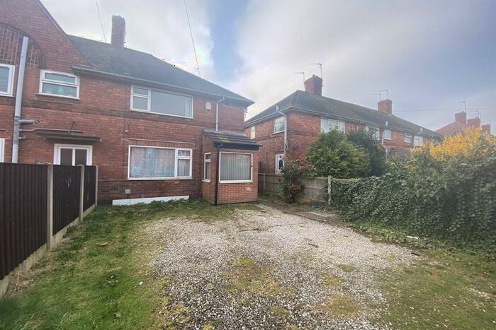 3 Bedroom Semi-Detached House To Rent In Burrows Avenue, Beeston, NG9