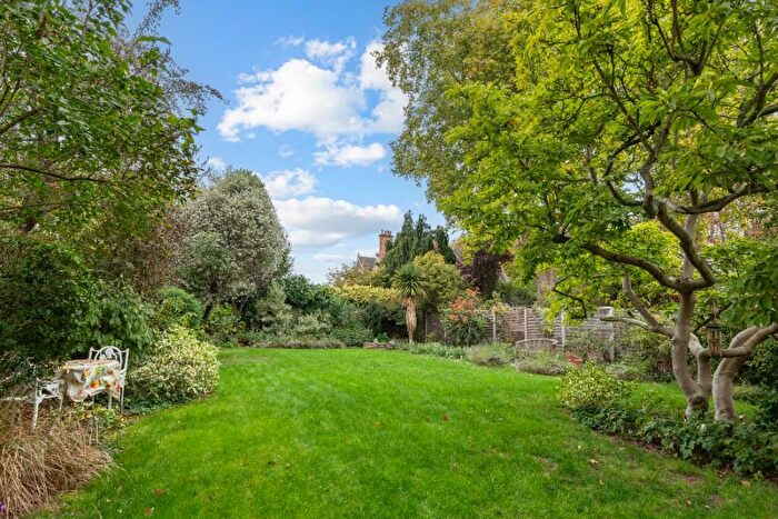 5 Bedroom Detached House For Sale In Holly House, Vicarage Drive, SW14