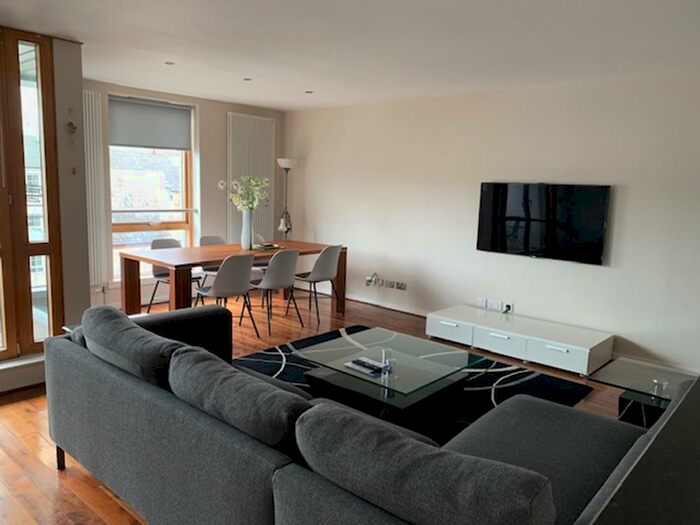 2 Bedroom Flat To Rent In Gardners Crescent, Edinburgh, EH3