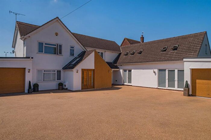 6 Bedroom Detached House For Sale In Tuffley Avenue, Linden, Gloucester, GL1