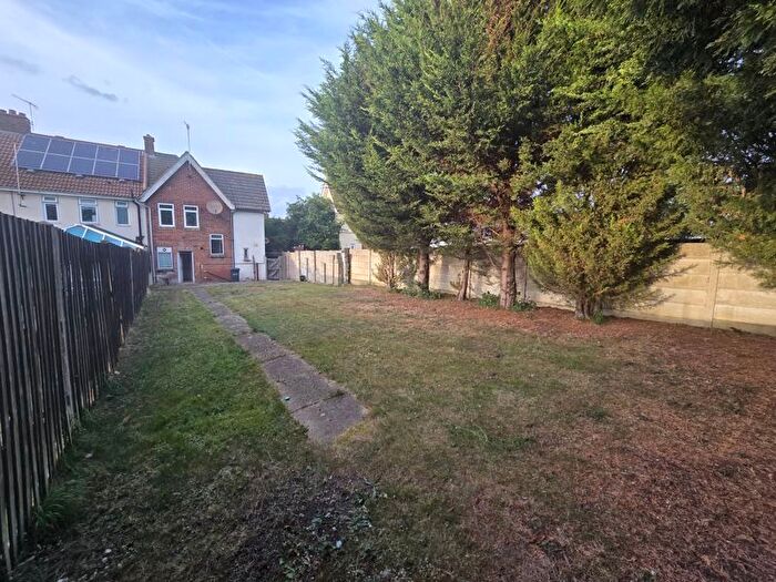 3 Bedroom Terraced House For Sale In Old Road East, Gravesend, DA12