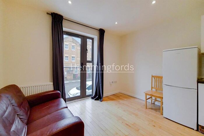 1 Bedroom Apartment To Rent In Platinum Court, Cephas Avenue, London, E1