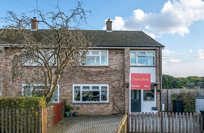 3 Bedroom Semi Detached House For Sale In Marlborough Close, Carterton, Oxfordshire, OX18