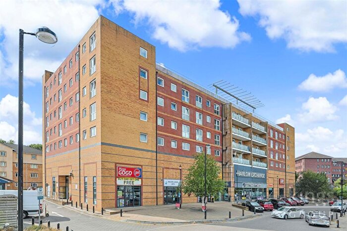 2 Bedroom Flat For Sale In Mill Court, Edinburgh Gate, Harlow, CM20