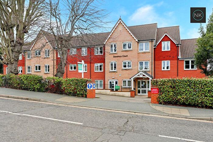 1 Bedroom Flat For Sale In Devereux Court, - Snakes Lane West, Woodford Green, Essex, IG8