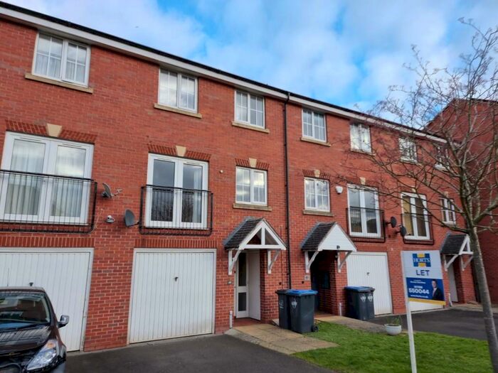 3 Bedroom Terraced House To Rent In Aqua Place, Rugby, Warwickshire, CV21