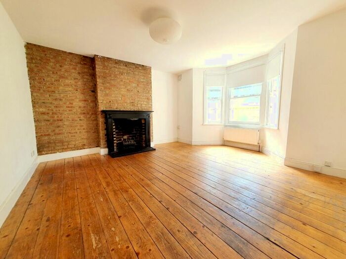 2 Bedroom Flat To Rent In Dalmeny Road, Tufnell Park, N7