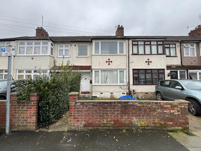 2 Bedroom Terraced House For Sale In Overton Road, Bexley, London, SE2