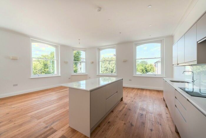 2 Bedroom Apartment To Rent In Haverstock Hill, NW3