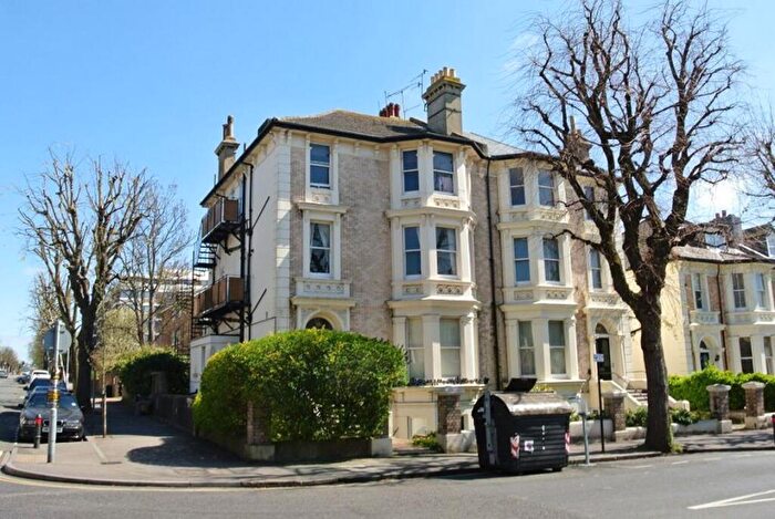 1 Bedroom Flat To Rent In Denmark Villas, Hove, ., BN3
