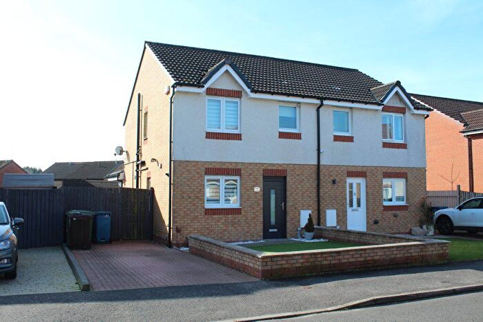 4 Bedroom Semi-detached Villa To Rent In Blackhill Crescent, Summerston, Glasgow, G23