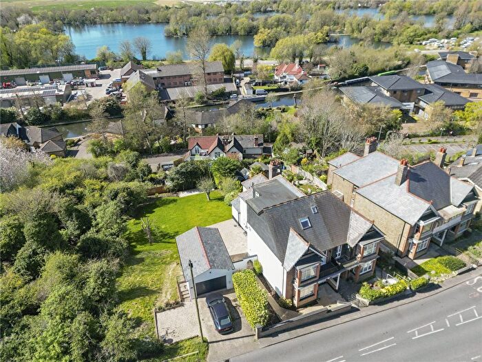 6 Bedroom Semi-detached House For Sale In Park Lane, Harefield, Uxbridge, UB9