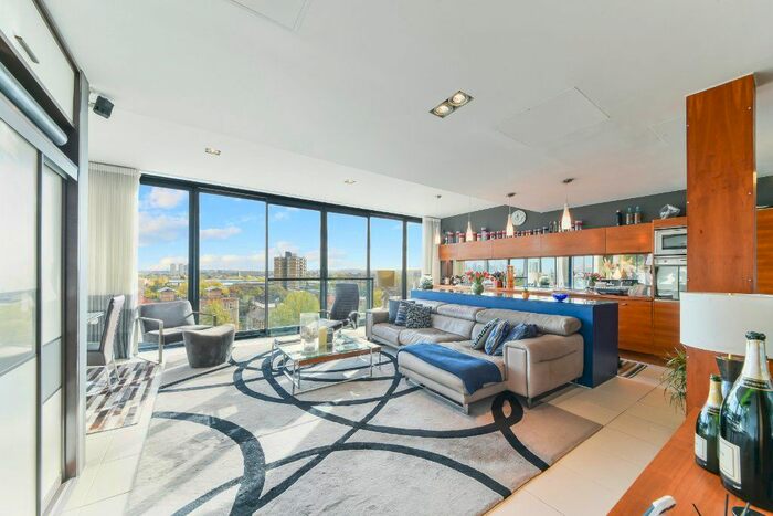 2 Bedroom Flat To Rent In The Jam Factory, Green Walk, London, SE1