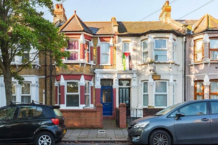 4 Bedroom Terraced House To Rent In Churston Avenue, Upton Park, London, E13