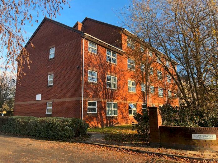2 Bedroom Apartment To Rent In Eastwood Court, Manchester, M14