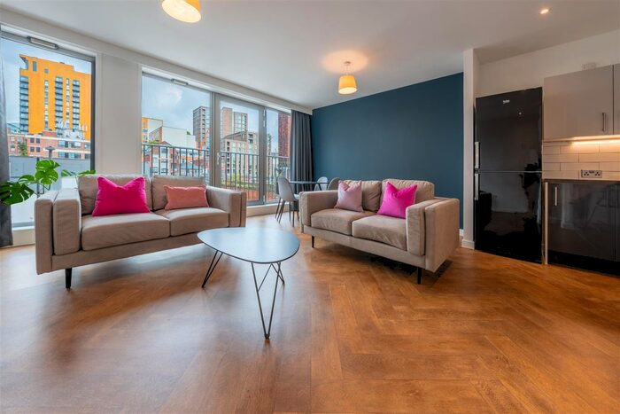 2 Bedroom Flat To Rent In Broadside, Oldham Road, M4