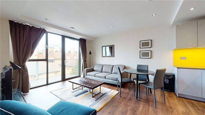 2 Bedroom Flat To Rent In Back Church Lane, London, E1