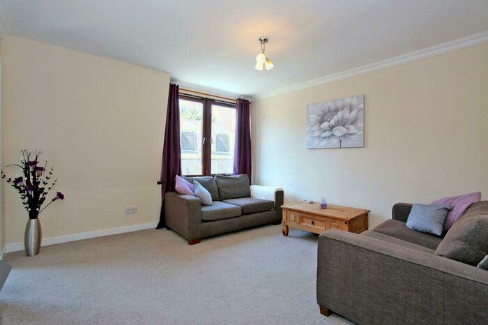 1 Bedroom Flat To Rent In George Street, Top Floor Right, Aberdeen, AB25