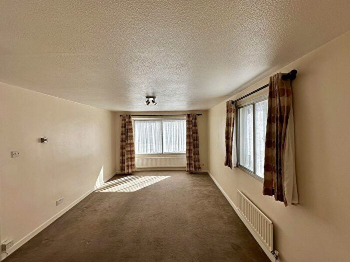 2 Bedroom Flat To Rent In Apsley Court, Wellesley Road, Sutton, SM2