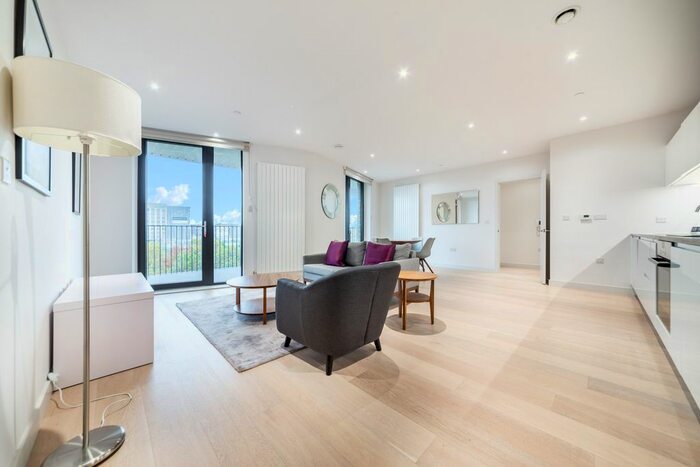 2 Bedroom Flat To Rent In Mercier Court, Starboard Way, Royal Wharf, London, E16