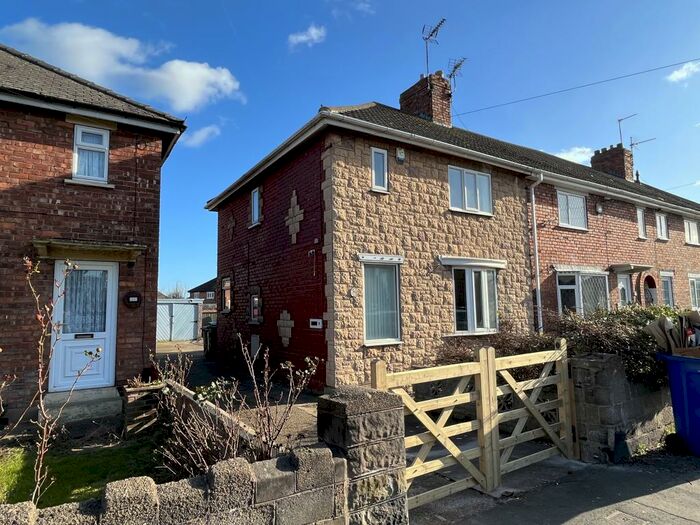 3 Bedroom House To Rent In South Road, Moorends, DN8