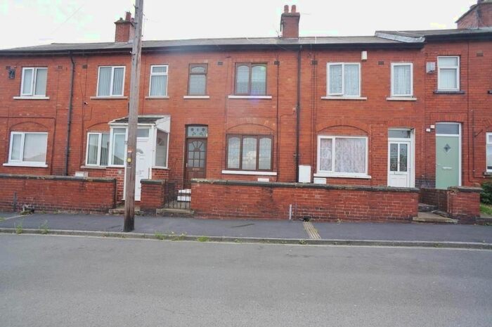3 Bedroom Terraced House To Rent In Lightfoot Avenue, Glasshoughton, Castleford, WF10