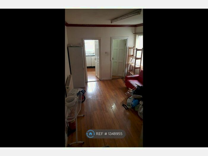 2 Bedroom Flat To Rent In Plaistow Road, London, E15