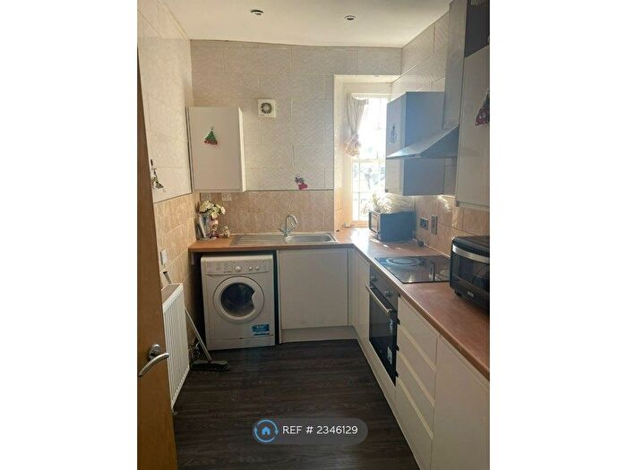 1 Bedroom Flat To Rent In Clifton Place, Newport, NP20
