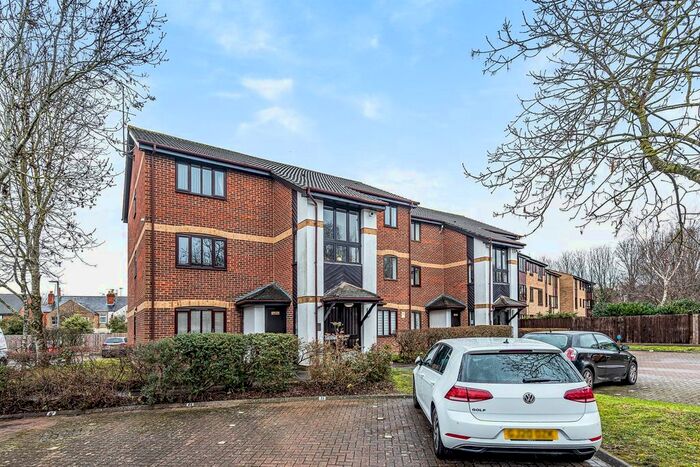 1 Bedroom Flat To Rent In Pennyroyal Court, Reading, RG1