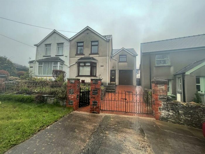 5 Bedroom Semi-Detached House To Rent In Twyn Road, Ystrad Mynach, Hengoed, CF82