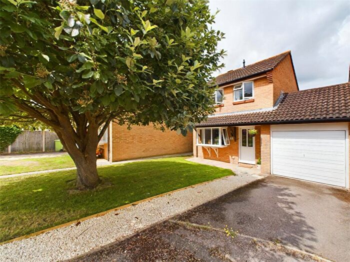 3 Bedroom Link Detached House For Sale In Cochran Close, Churchdown, Gloucester, GL3