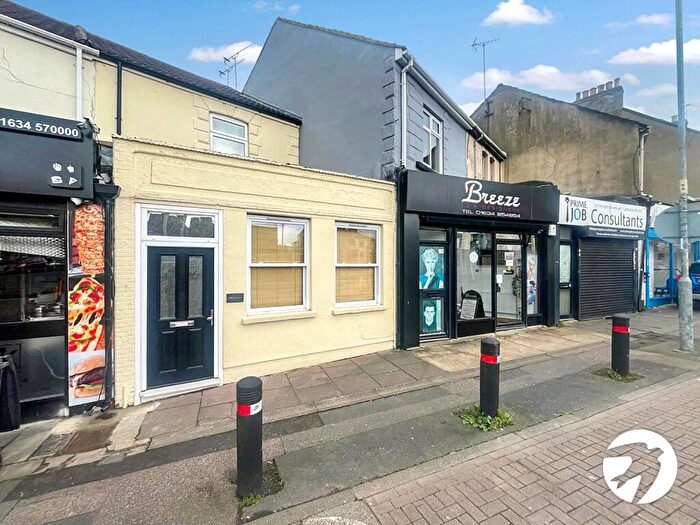 1 Bedroom Flat To Rent In Canterbury Street, Gillingham, Kent, ME7