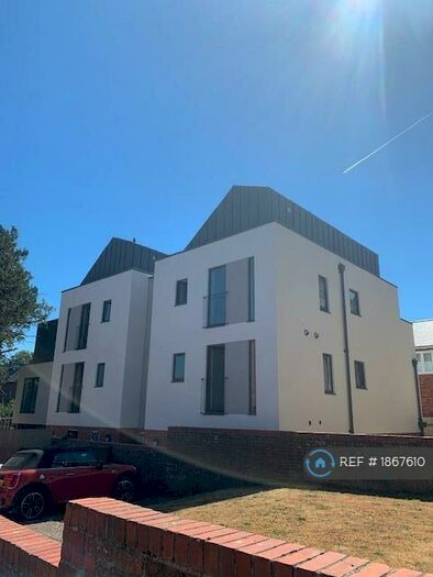 2 Bedroom Flat To Rent In Verney Close, Buckingham, MK18