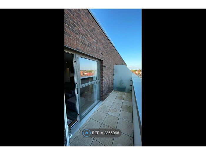1 Bedroom Flat To Rent In Gerrard Court, Hounslow, TW3