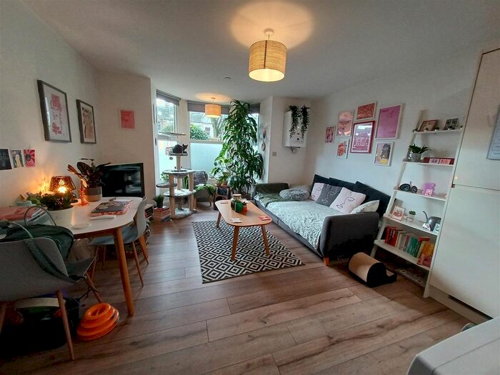 1 Bedroom Flat To Rent In Richmond Road, Cathays, Cardiff, CF24